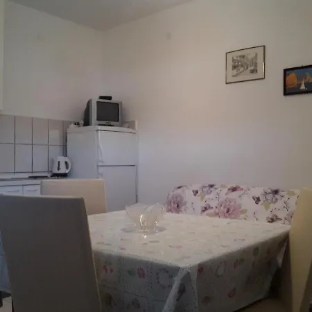 Apartamento With A Parking Space Grebastica, Sibenik - 13860 *