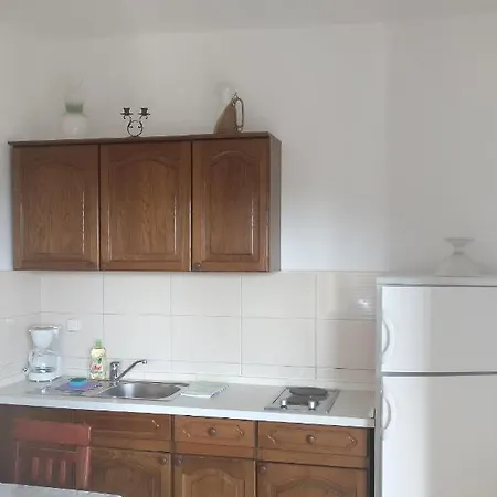 Apartamento With A Parking Space Grebastica, Sibenik - 13860