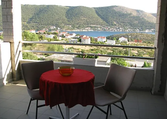 With A Parking Space Grebastica, Sibenik - 13860 דירה Baselovici